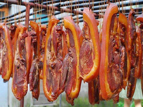 烟火中的年味，乐鱼（中国）机械老家熏肉登报啦