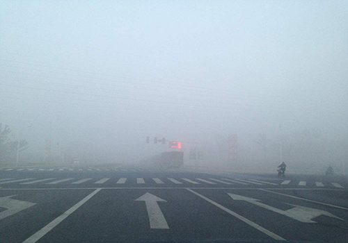 大雾天气，乐鱼（中国）机械提醒您驾车“雾”必小心